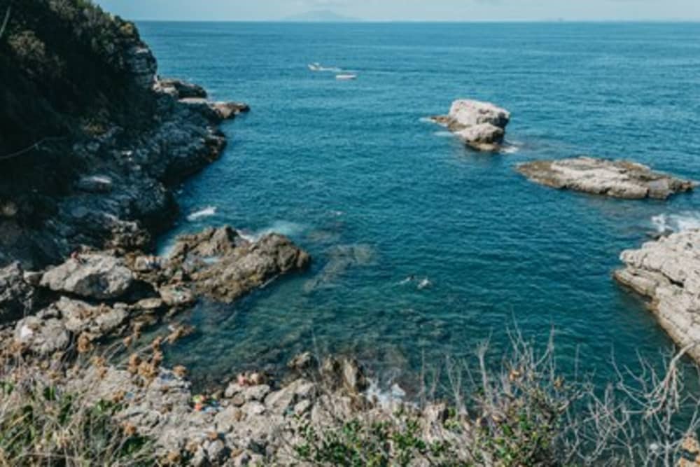 Sorrento Selvagem: Ecoturismo na Baía de Ieranto e Reserva Marinha