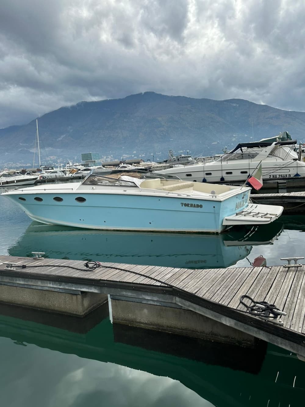 Ischia Escape Tornado 38 – 8h in Barca con Aperitivo