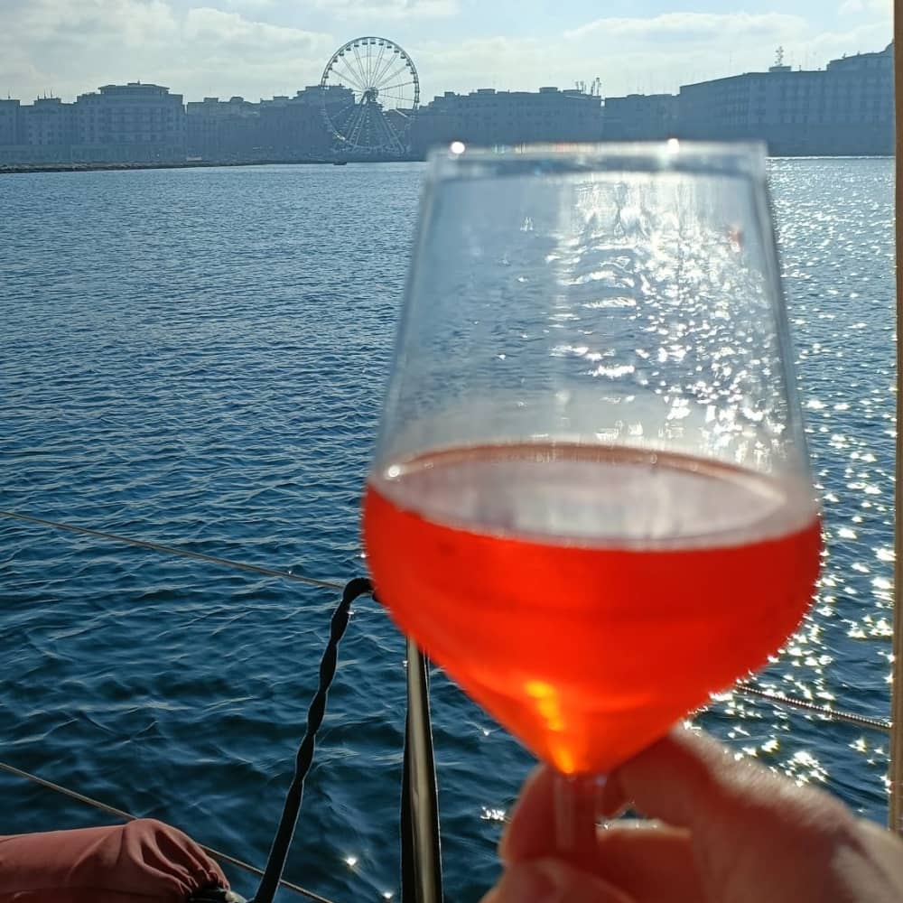 Excursion d'une journée en bateau le long de la côte de Bari