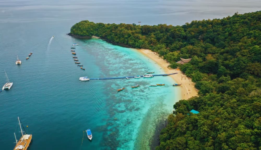 Phi Phi + upptäckt av bambuöarna