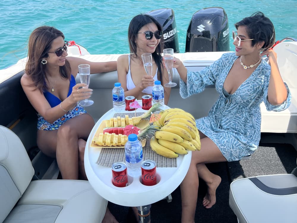 Φι Φι + Ανακάλυψη Νήσων Μπαμπού