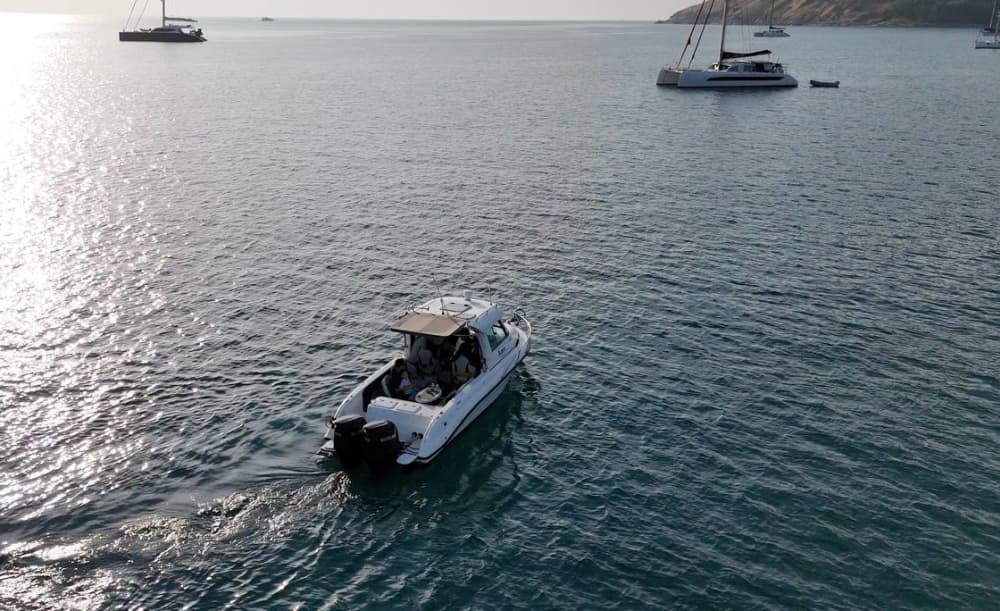 Île corallienne privée et coucher de soleil magique – Détente et magie de l'heure dorée