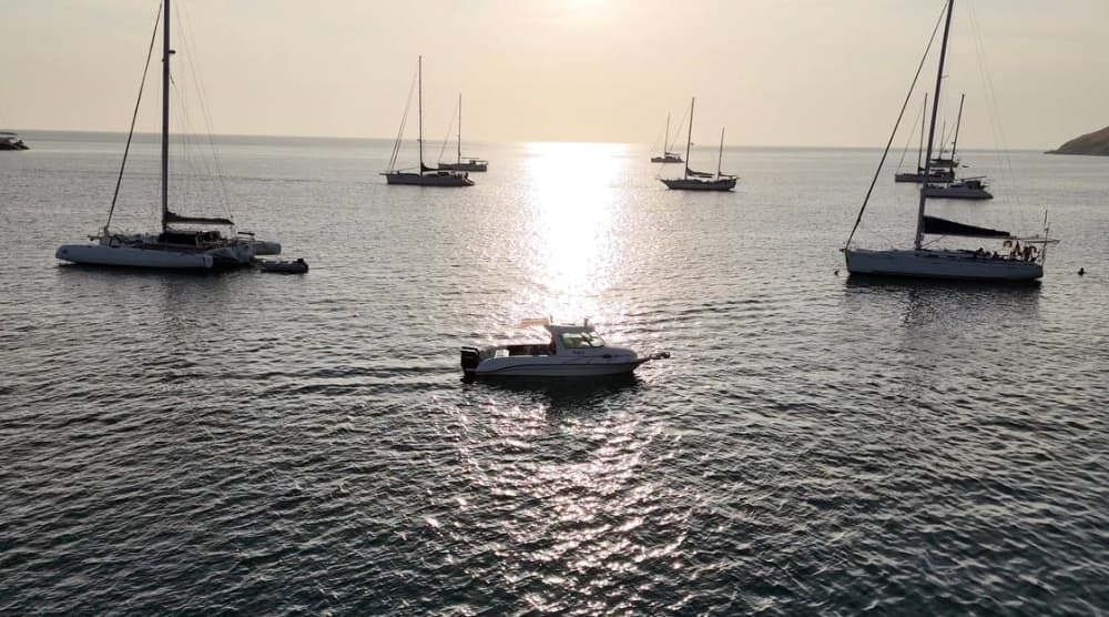 Private Racha Island & Promthep Cape – Kristallklares Wasser & Sonnenuntergangsurlaub