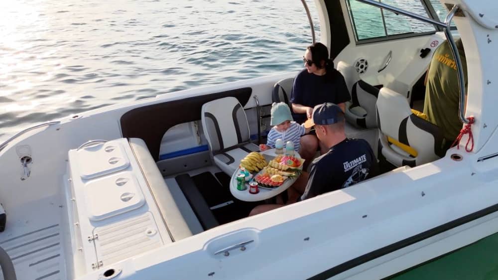 Île corallienne privée et coucher de soleil magique – Détente et magie de l'heure dorée