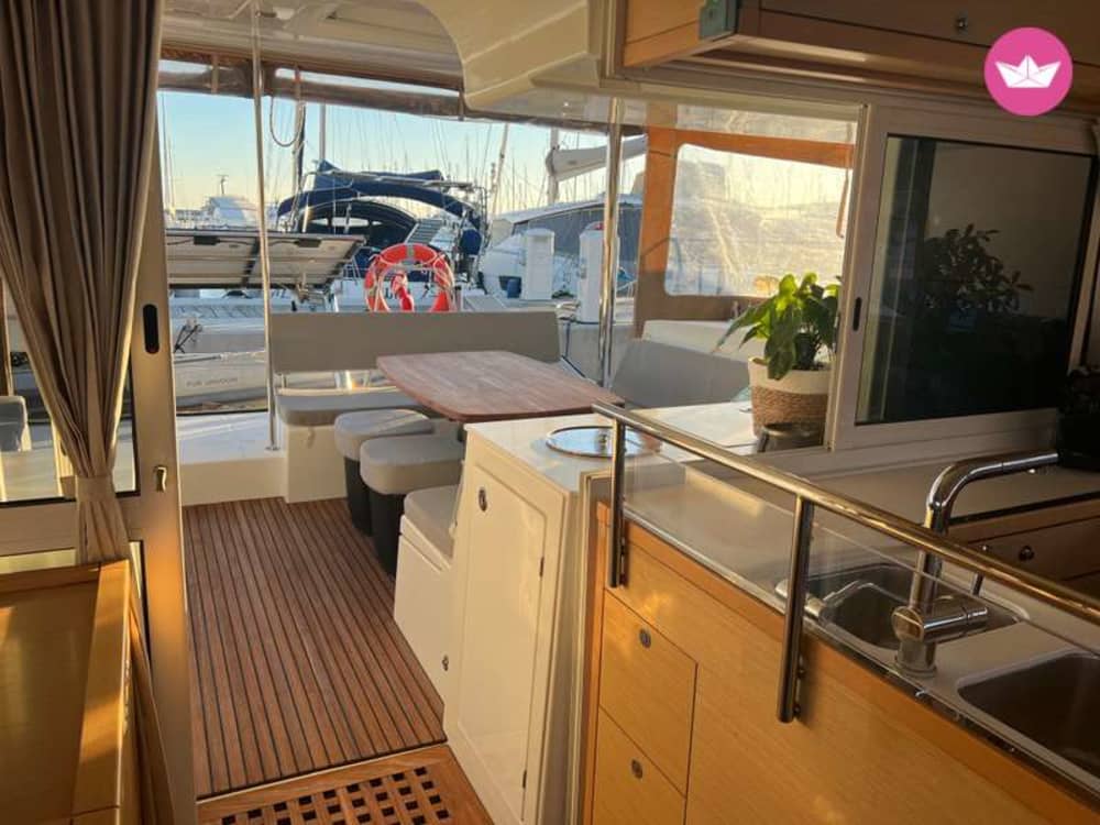 Customized catamaran day in the Gulf of Naples