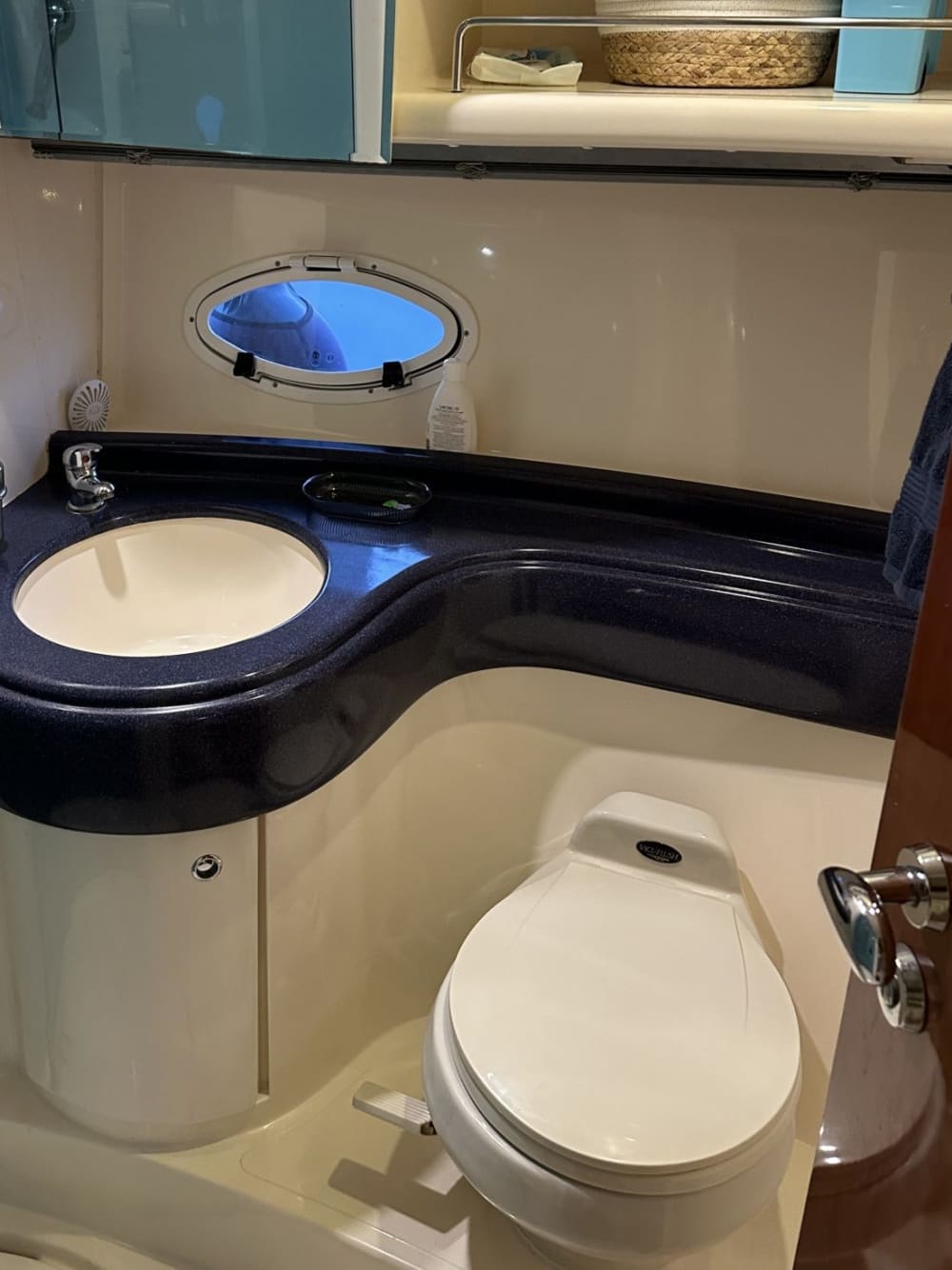 Experiencia de un día en yate en la isla de Elba con almuerzo