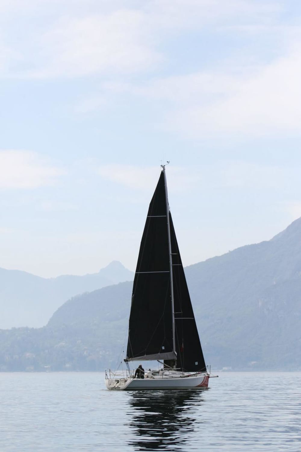 Zeilen in het hart van het Comomeer