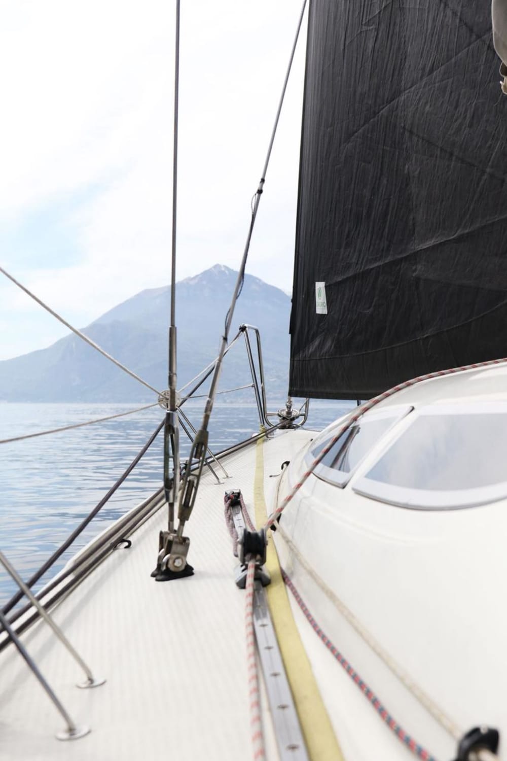 Zeilen in het hart van het Comomeer