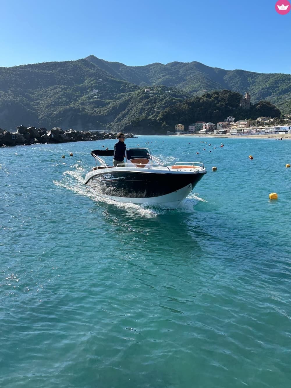 De dichtersroute per boot: Portovenere, Palmaria-eiland en snorkelen in het blauwe water.