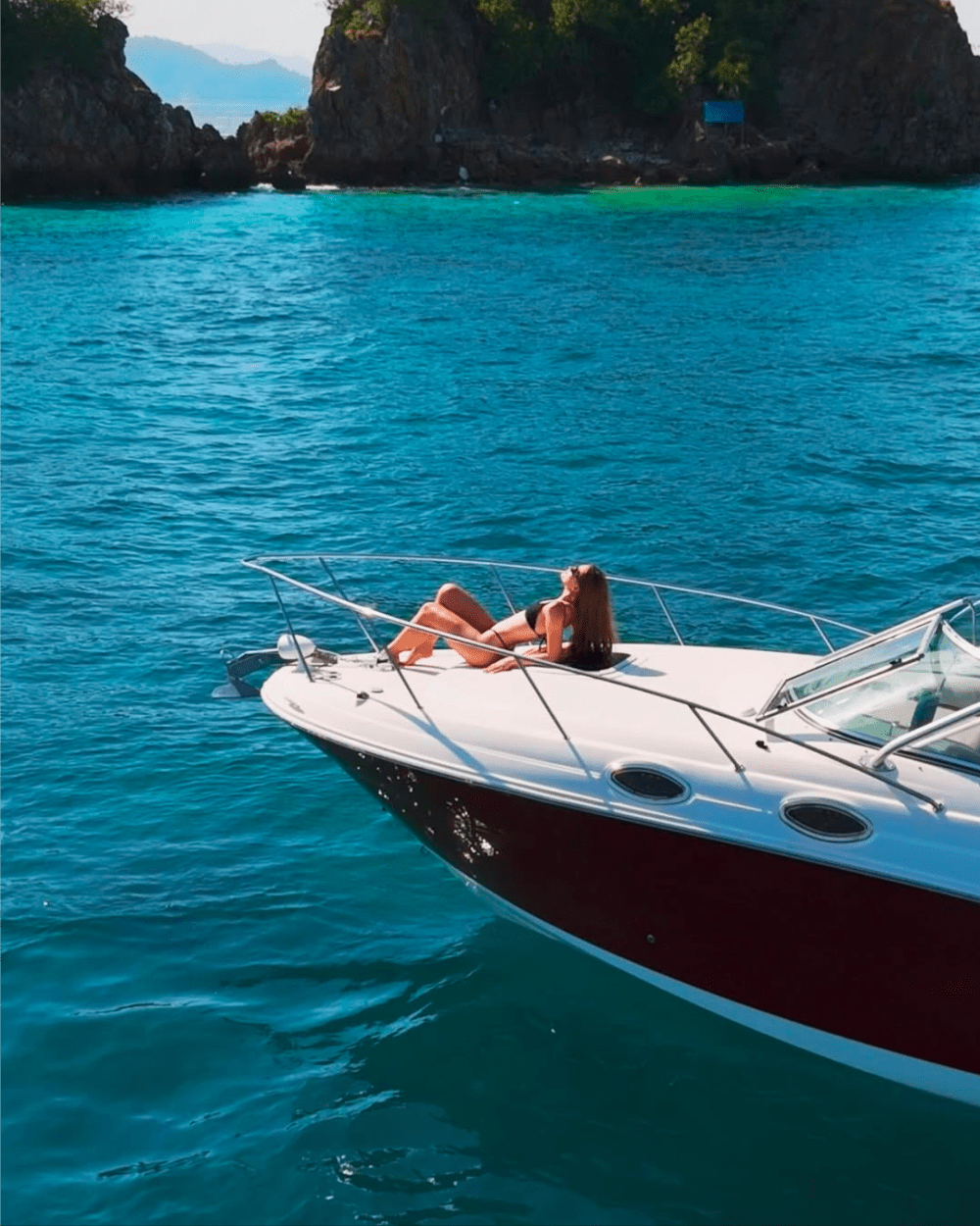 Ucieczka z Crystal Waters: Maiton, Racha i Coral Island