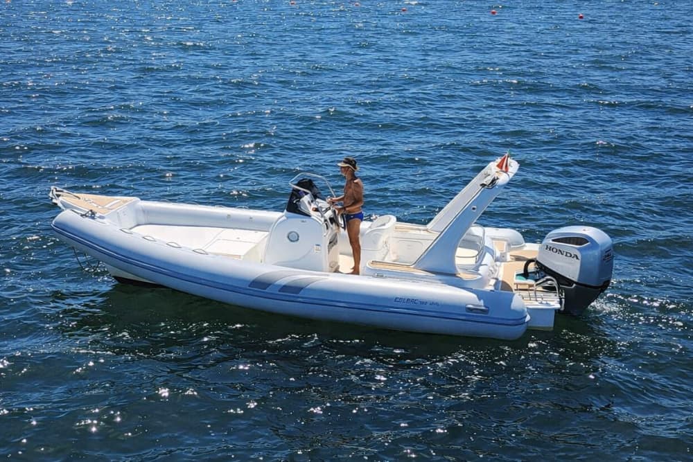 Favignana per bijboot – een halve dag langs de baaien