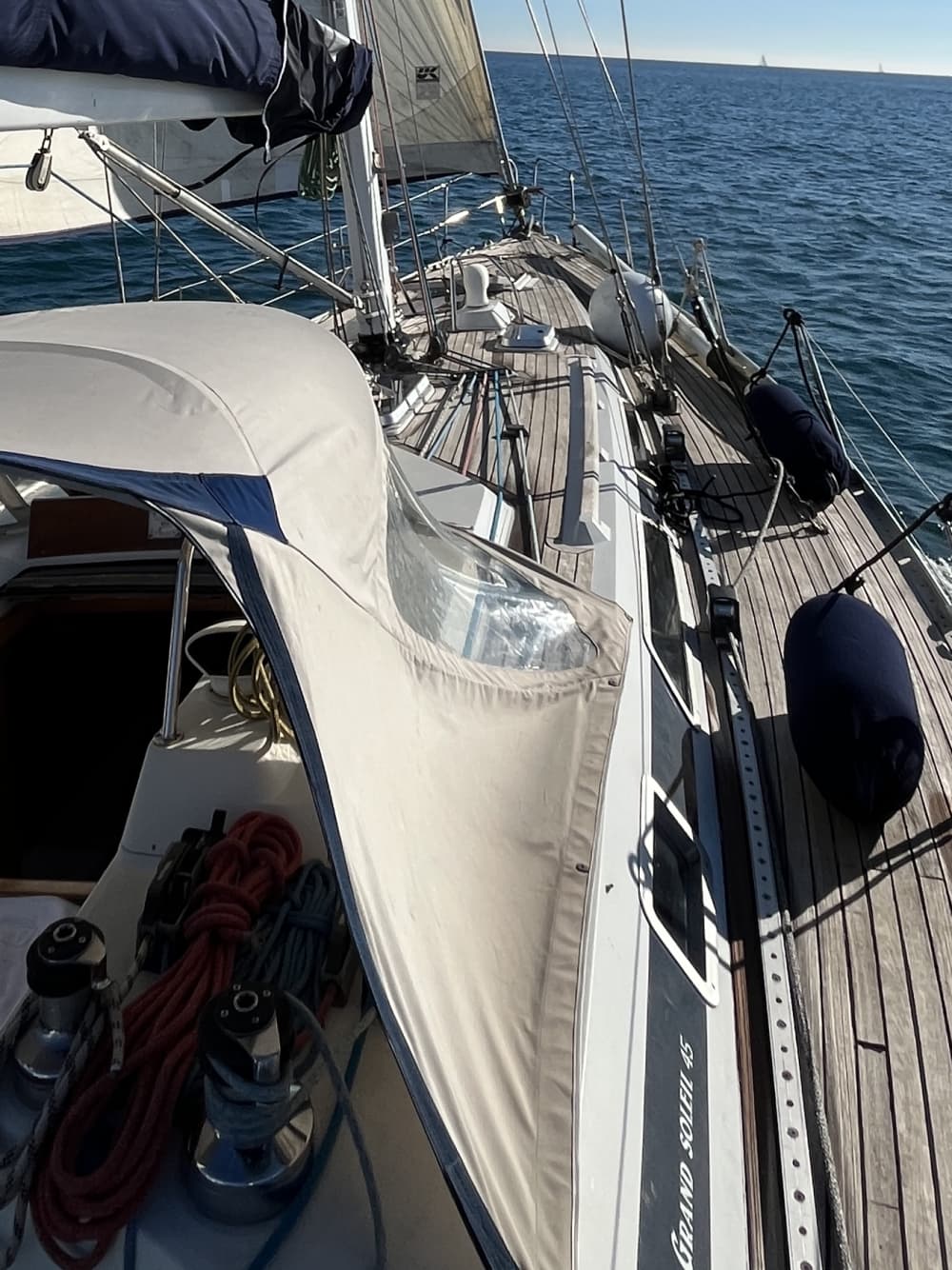 Sail along the Costa Brava: a perfect day on a sailboat