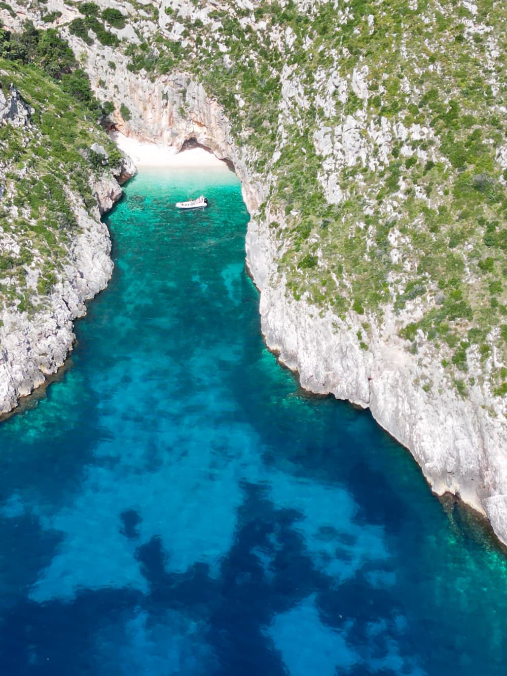 Escursione di un giorno intero al Parco Nazionale di Grama Bay e alla Grotta Azzurra