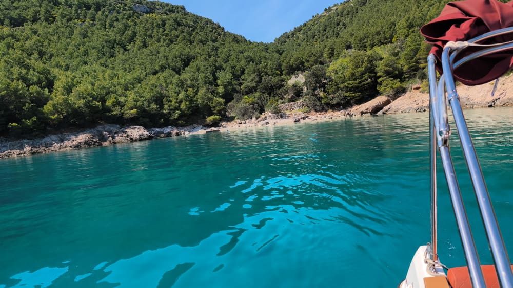 Makarska: Całodniowy prywatny rejs statkiem ze sternikiem