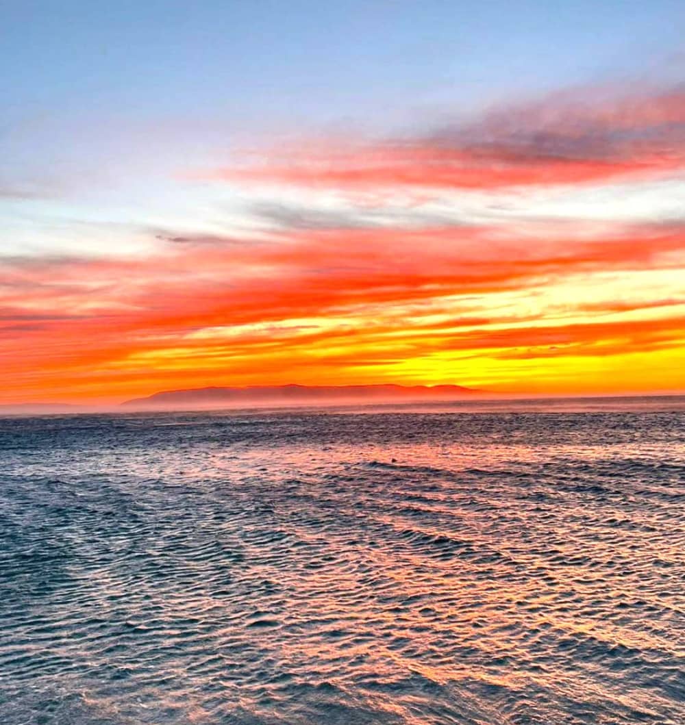 Makarska: Private Sunset Boat Tour: Swim, Drone Pics, Quiz & Gifts!