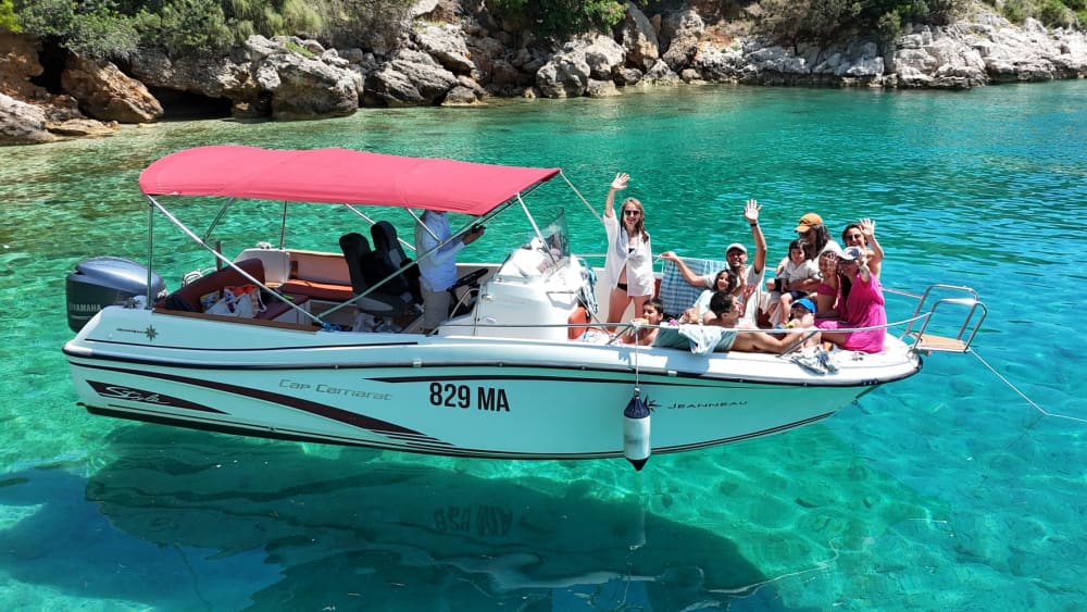 Makarska: privérondvaart van een hele dag Hvar, Brač en Blue Lagoon