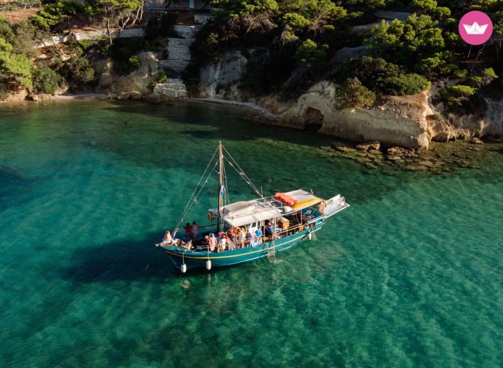 Passeio de barco privado de 8 horas – Experiência de dia inteiro na Ática Oriental e Riviera Ateniense