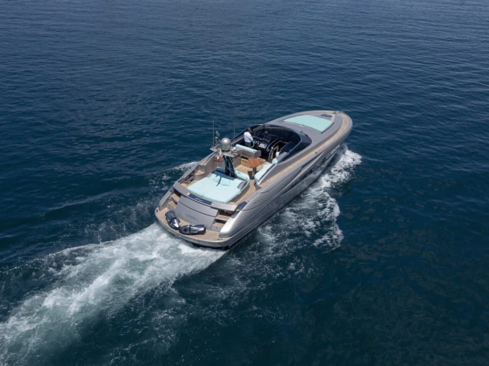 Découvrez Ischia par Riva Rivale 52