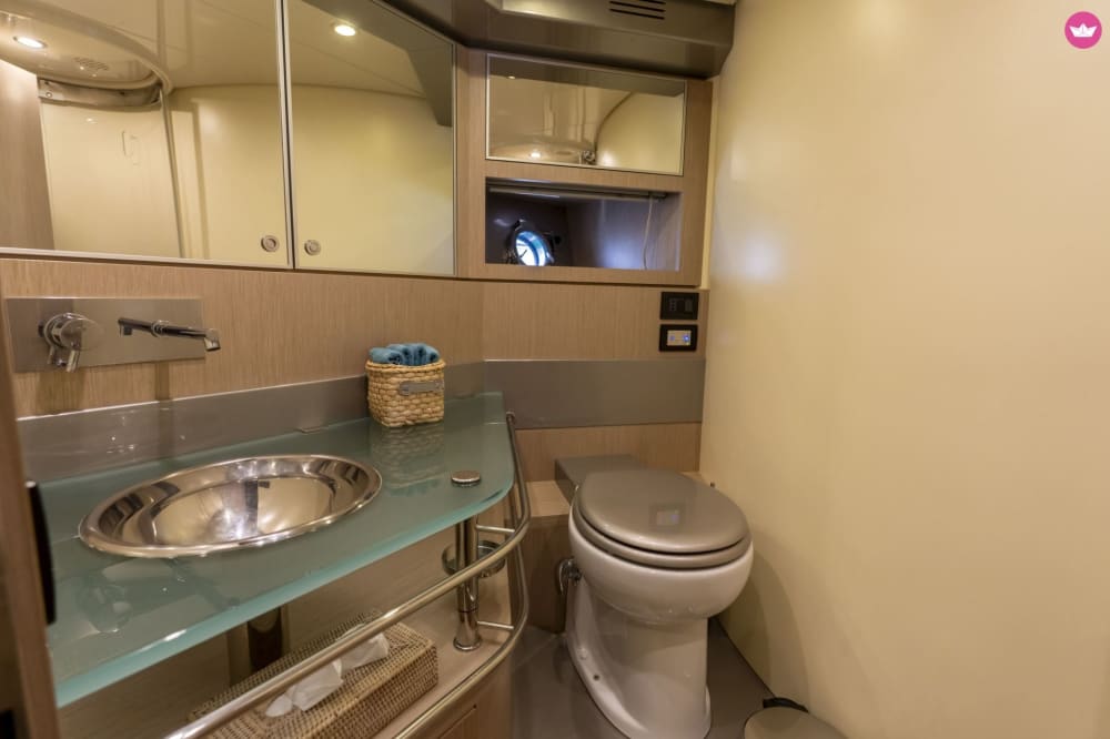 Découvrez Ischia par Riva Rivale 52