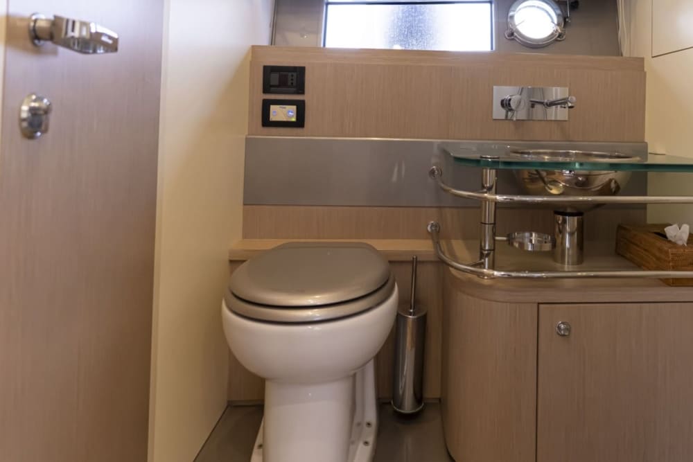 Découvrez Ischia par Riva Rivale 52