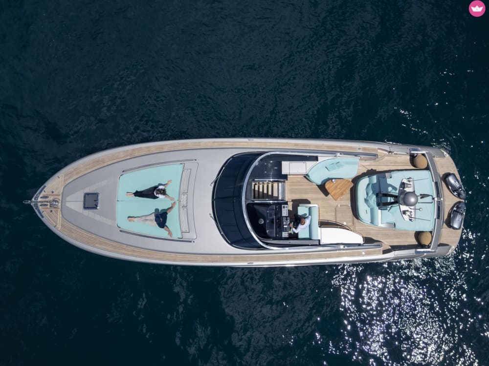 Découvrez Ischia par Riva Rivale 52