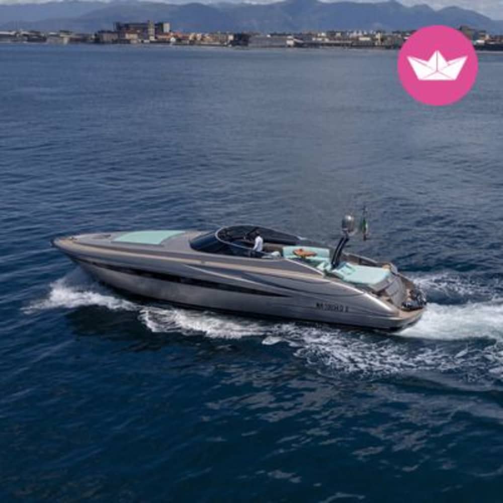 Découvrez Ischia par Riva Rivale 52