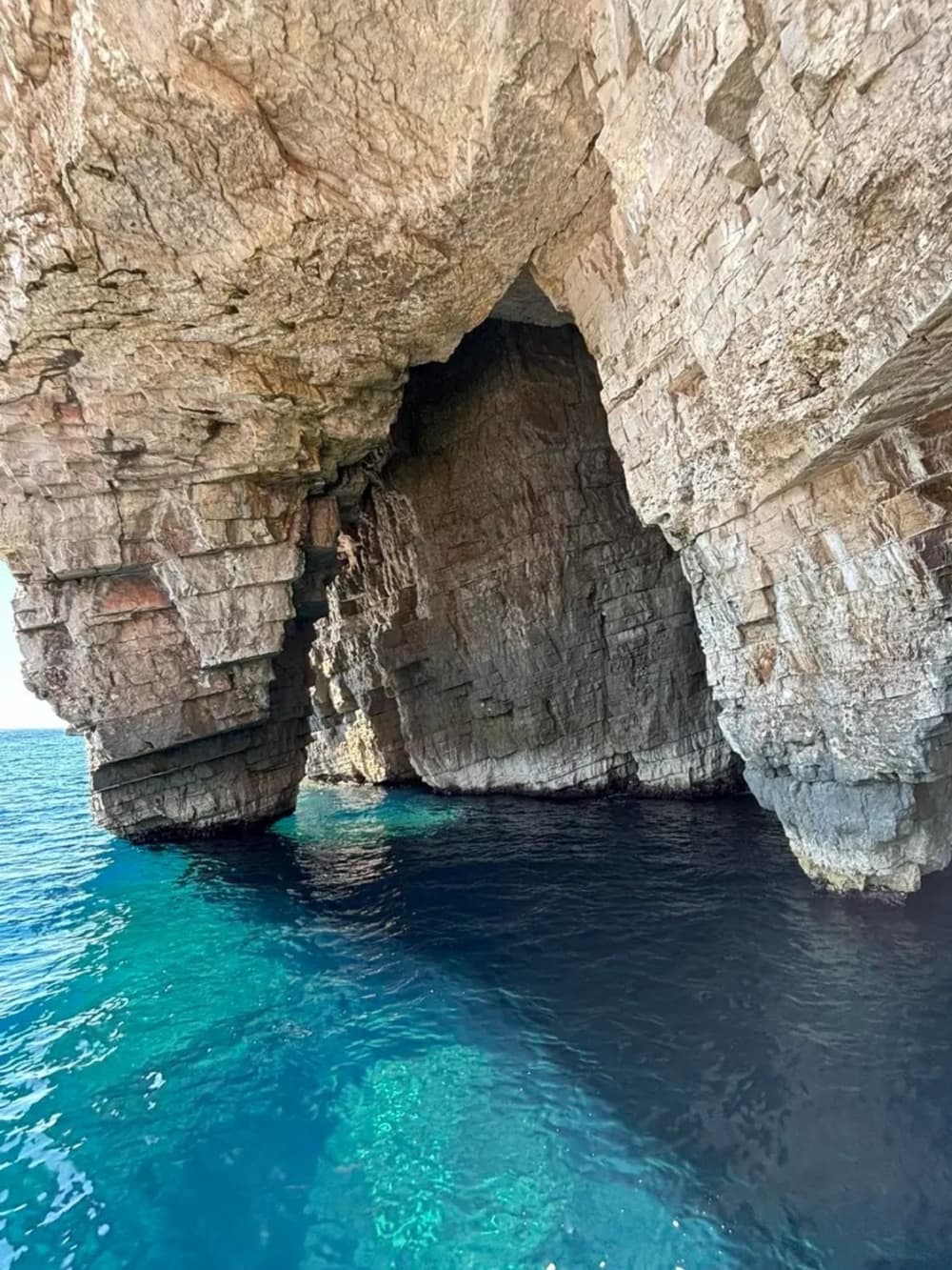 Excursion privée en hors-bord sur les 5 îles de la grotte bleue