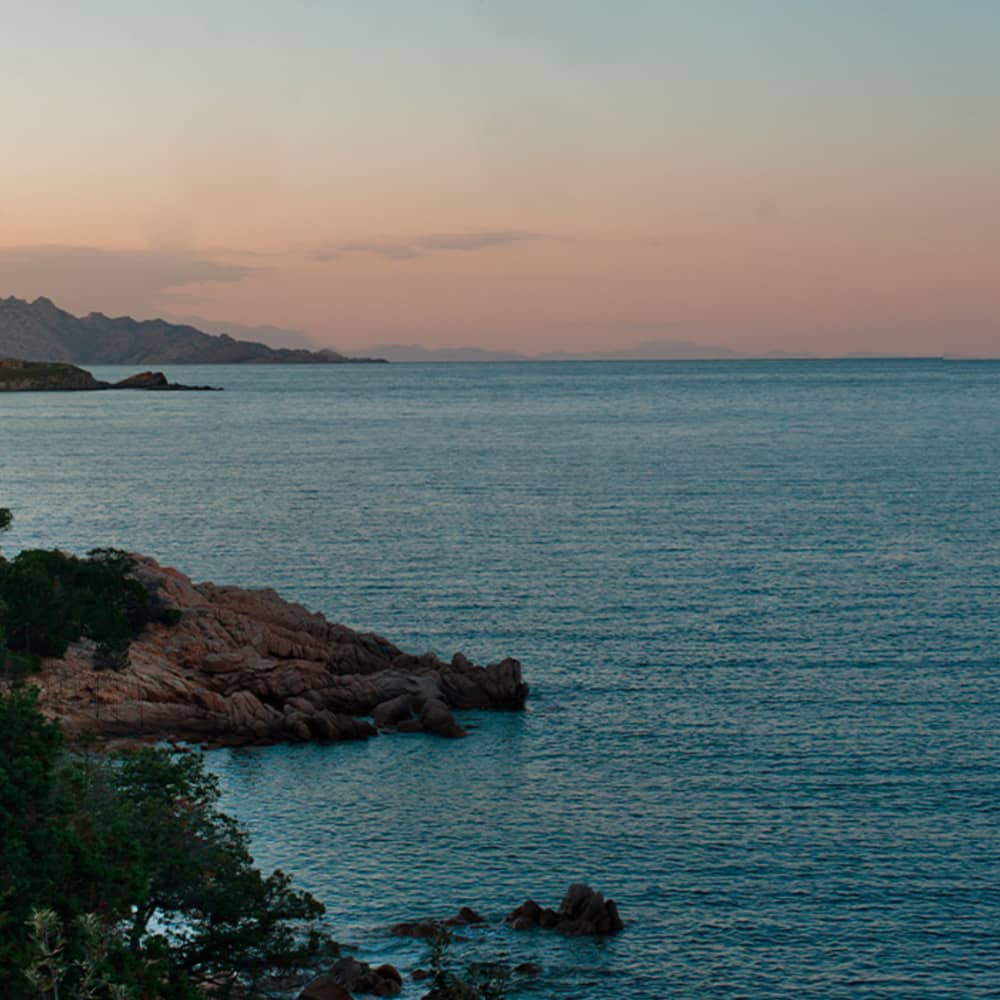 Αφήστε τον εαυτό σας να μαγευτεί από το ηλιοβασίλεμα της Μανταλένα