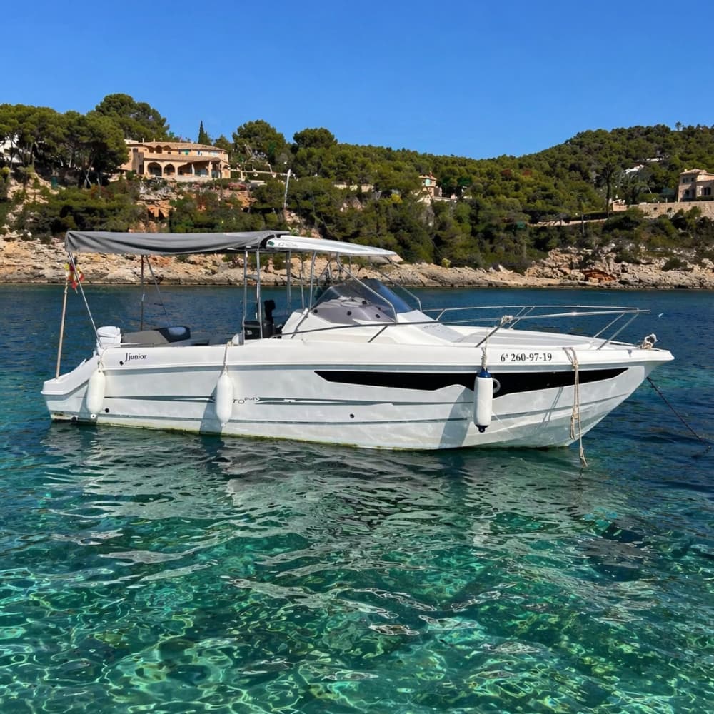 Criques secrètes et douceur de vivre estivales à Majorque – Une escapade d'une journée en mer