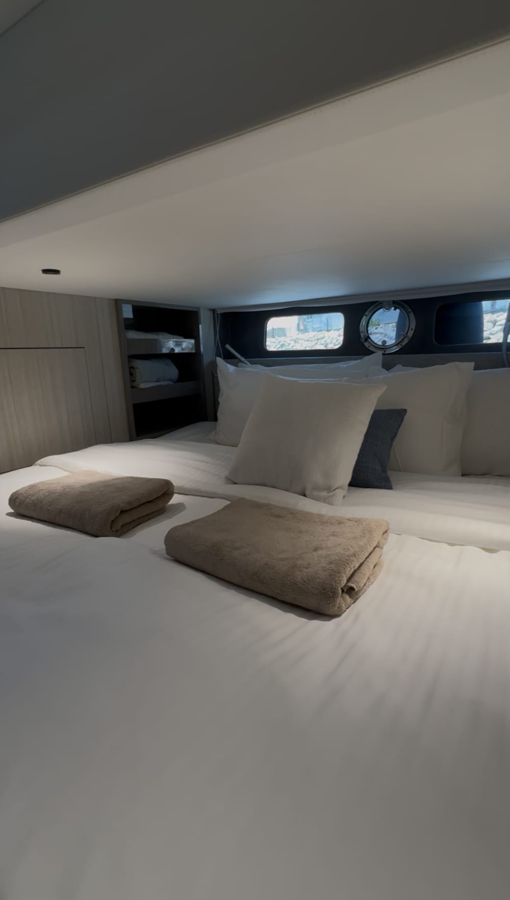 Esperienza di lusso in yacht a Bandar Al Khairan con avvistamento di delfini, tartarughe e snorkeling (fino a 6 ospiti)