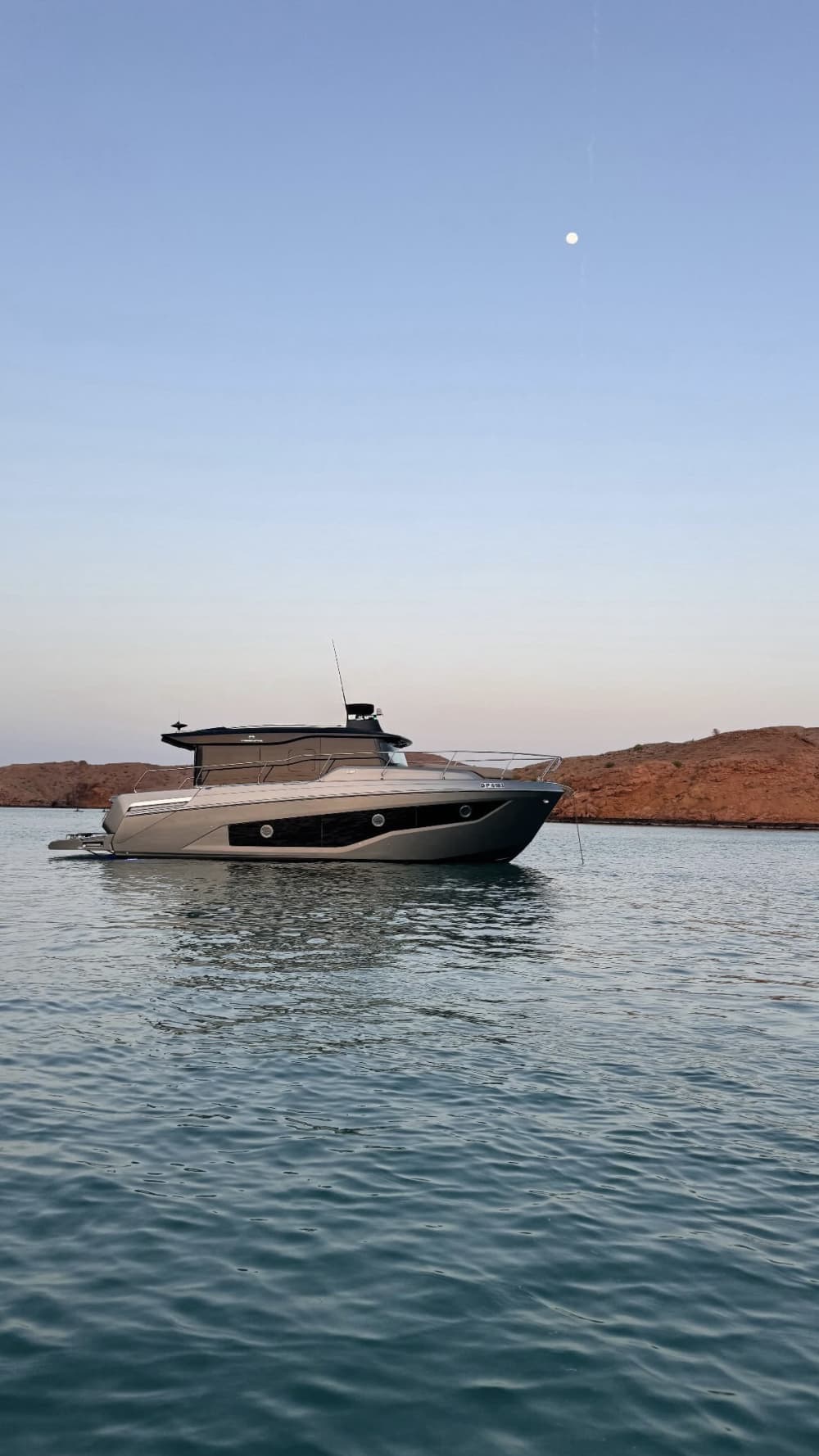 Expérience de yacht de luxe à Bandar Al Khairan : observation des dauphins et des tortues, et plongée en apnée (jusqu'à 6 personnes)