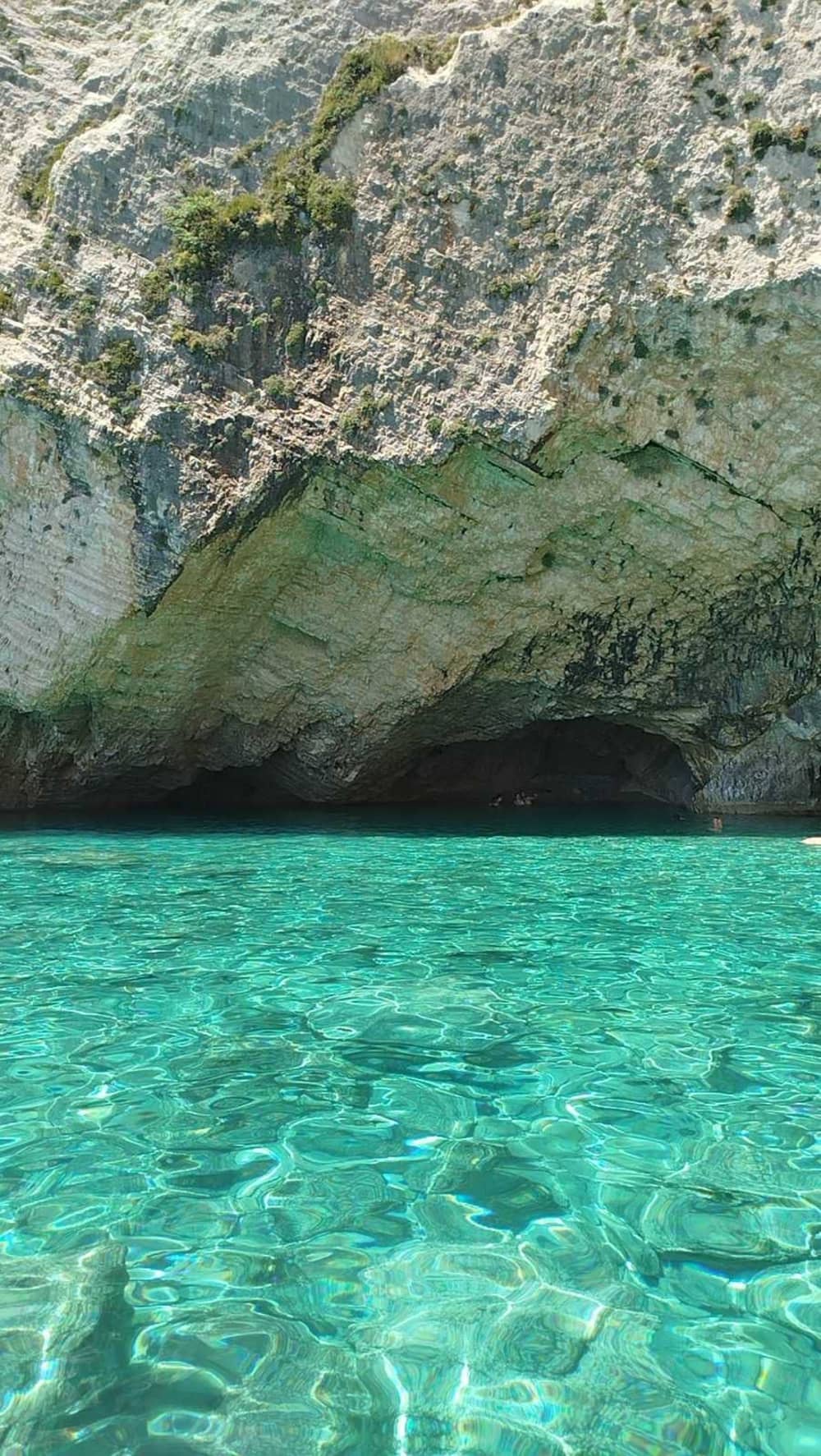 Dagtocht rond het eiland Zakynthos: scheepswrak, blauwe grotten, Schildpaddeneiland en verborgen stranden