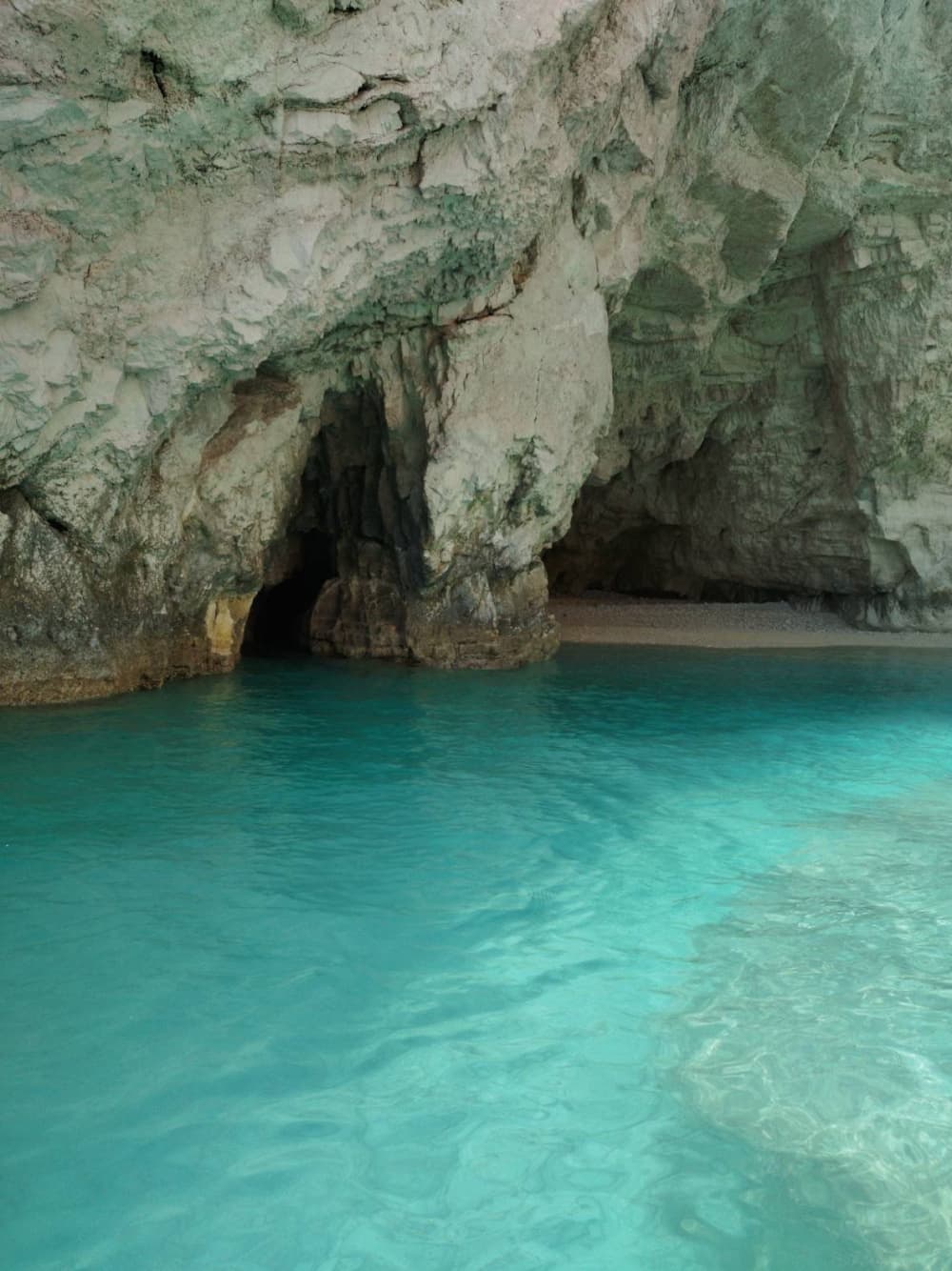 Dagtocht rond het eiland Zakynthos: scheepswrak, blauwe grotten, Schildpaddeneiland en verborgen stranden