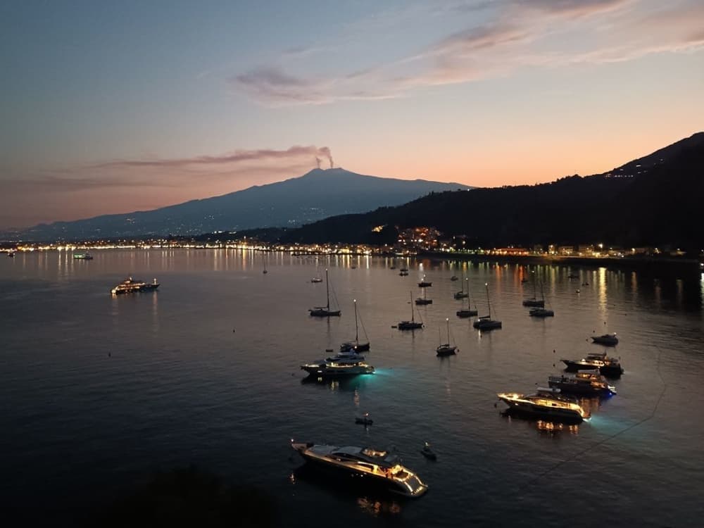 Delfini e Tramonto a Taormina