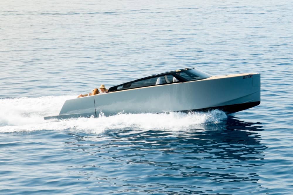 Passeio de barco privado até a Gruta Azul, Praia de Stiniva e maravilhas escondidas do Adriático.