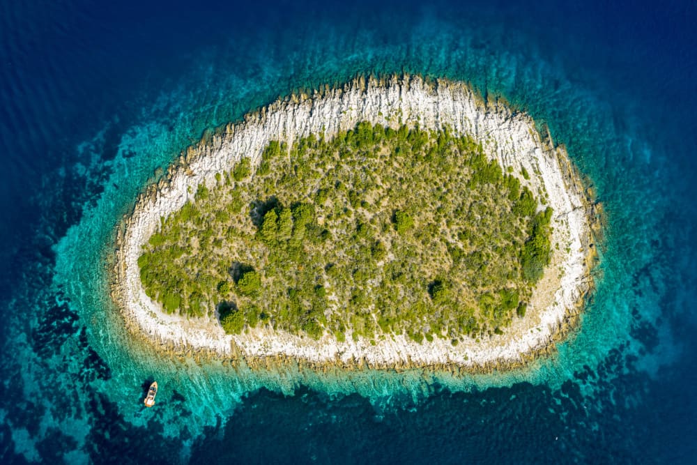 Passeio de barco privado até a Gruta Azul, Praia de Stiniva e maravilhas escondidas do Adriático.