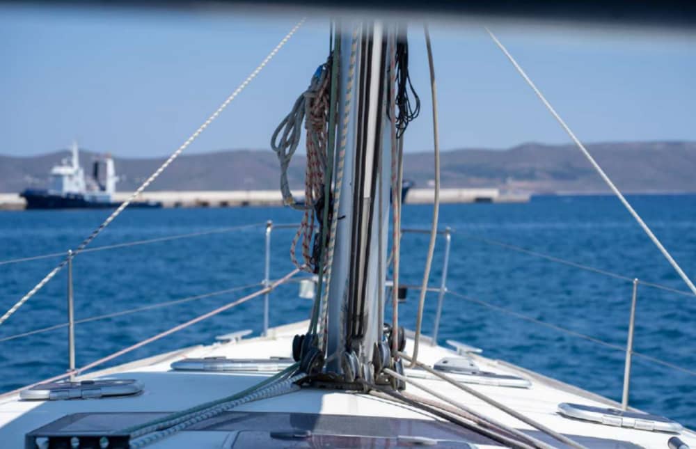 Hersonissos, tour in barca a vela di 4 ore per piccoli gruppi con pasti e bevande (10 ospiti)