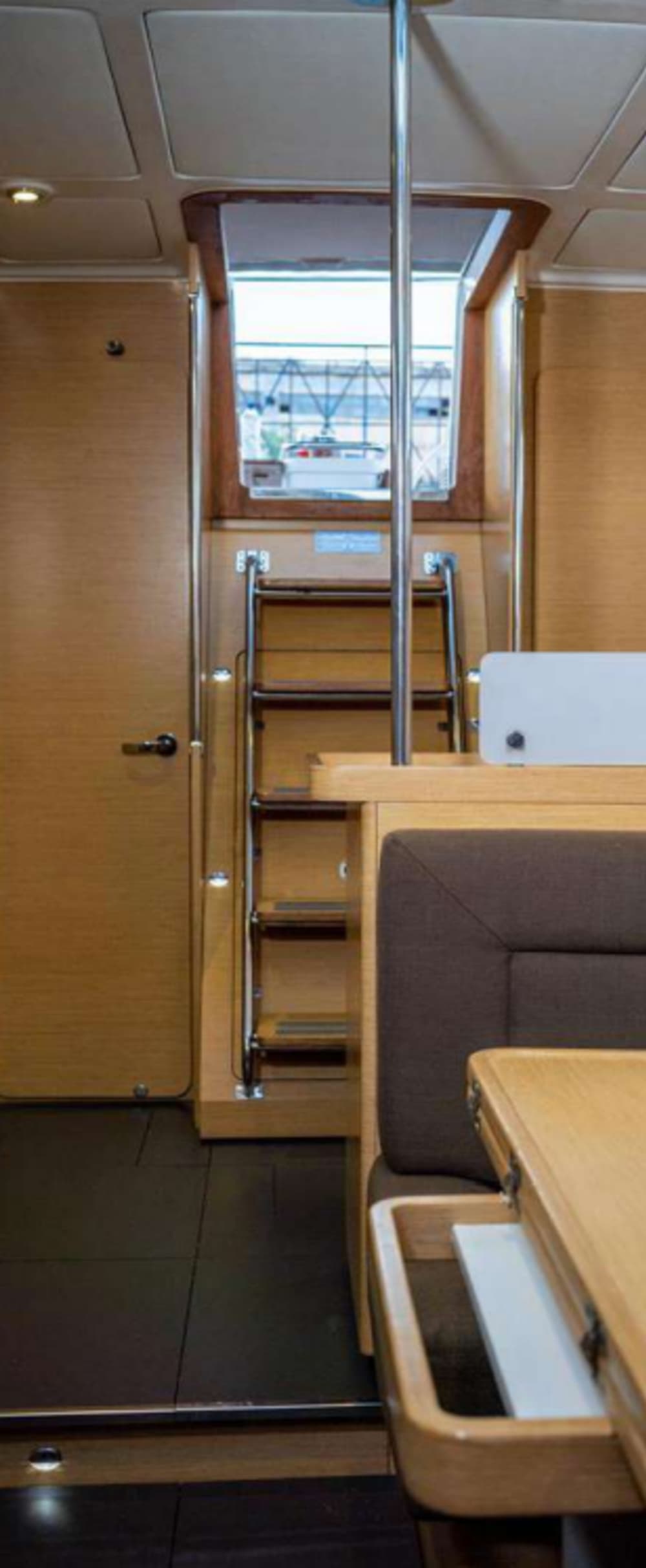 Hersonissos, tour in barca a vela di 4 ore per piccoli gruppi con pasti e bevande (10 ospiti)