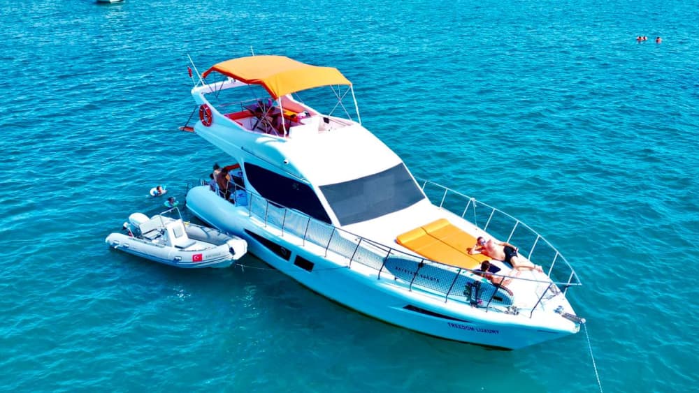 Private Yacht-Tour in Antalya mit Whirlpool | Mittagessen & VIP-Transfer inklusive