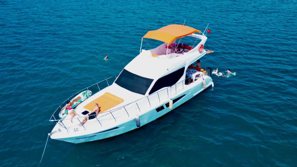 Private Yacht-Tour in Antalya mit Whirlpool | Mittagessen & VIP-Transfer inklusive