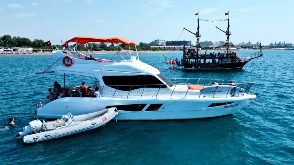 Private Yacht-Tour in Antalya mit Whirlpool | Mittagessen & VIP-Transfer inklusive