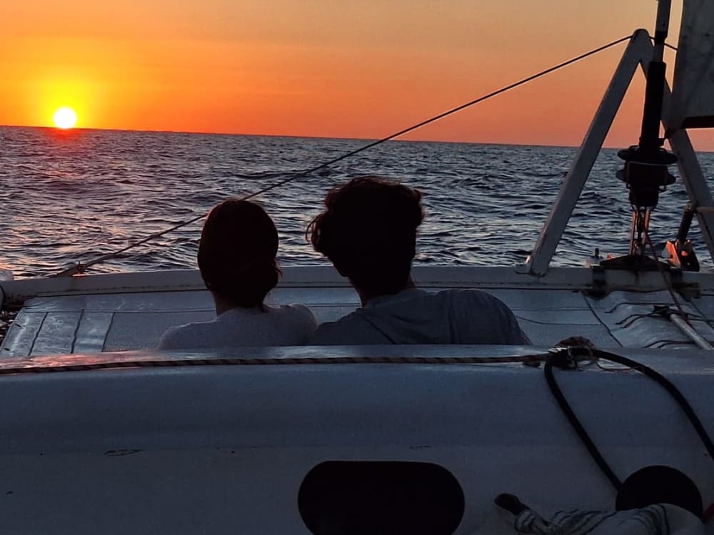 Excursion en catamaran avec plongée en apnée dans la réserve marine de Minorque (7 heures)
