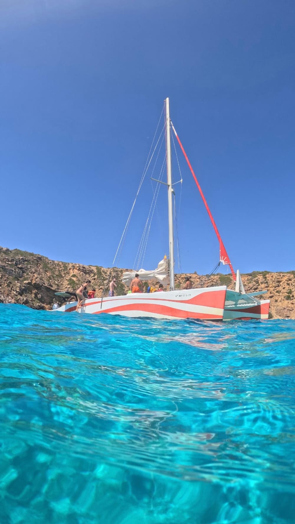 Excursion en catamaran avec plongée en apnée dans la réserve marine de Minorque (7 heures)