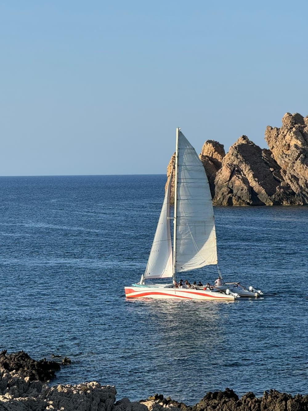 Excursion en catamaran avec plongée en apnée dans la réserve marine de Minorque (7 heures)