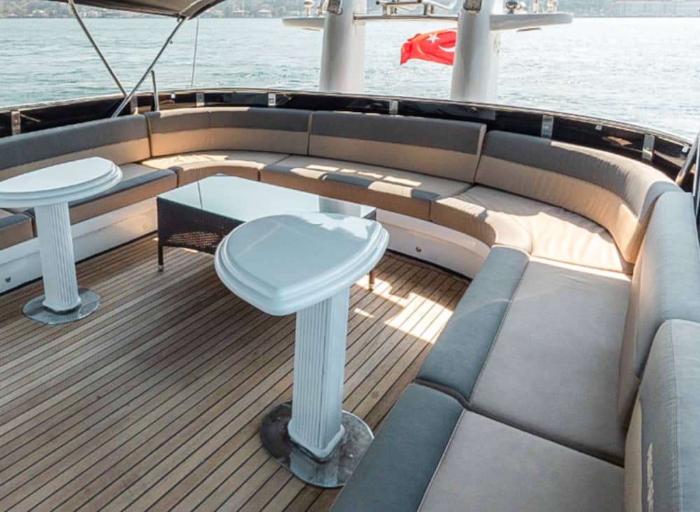 Yacht privato di lusso per 40 ospiti a Istanbul – Esperienza di nuoto e festa alle Isole dei Principi