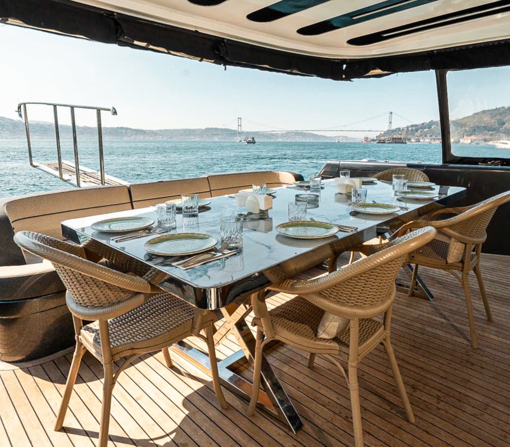 Luxury Private Yacht for 40 Guests in Istanbul – Princes’ Islands Swimming & Party Experience