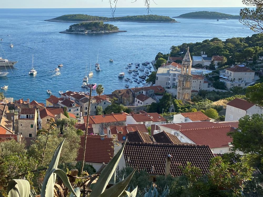 Ilha Brač, ilha Hvar e ilhas Pakleni passeio de barco privado de dia inteiro