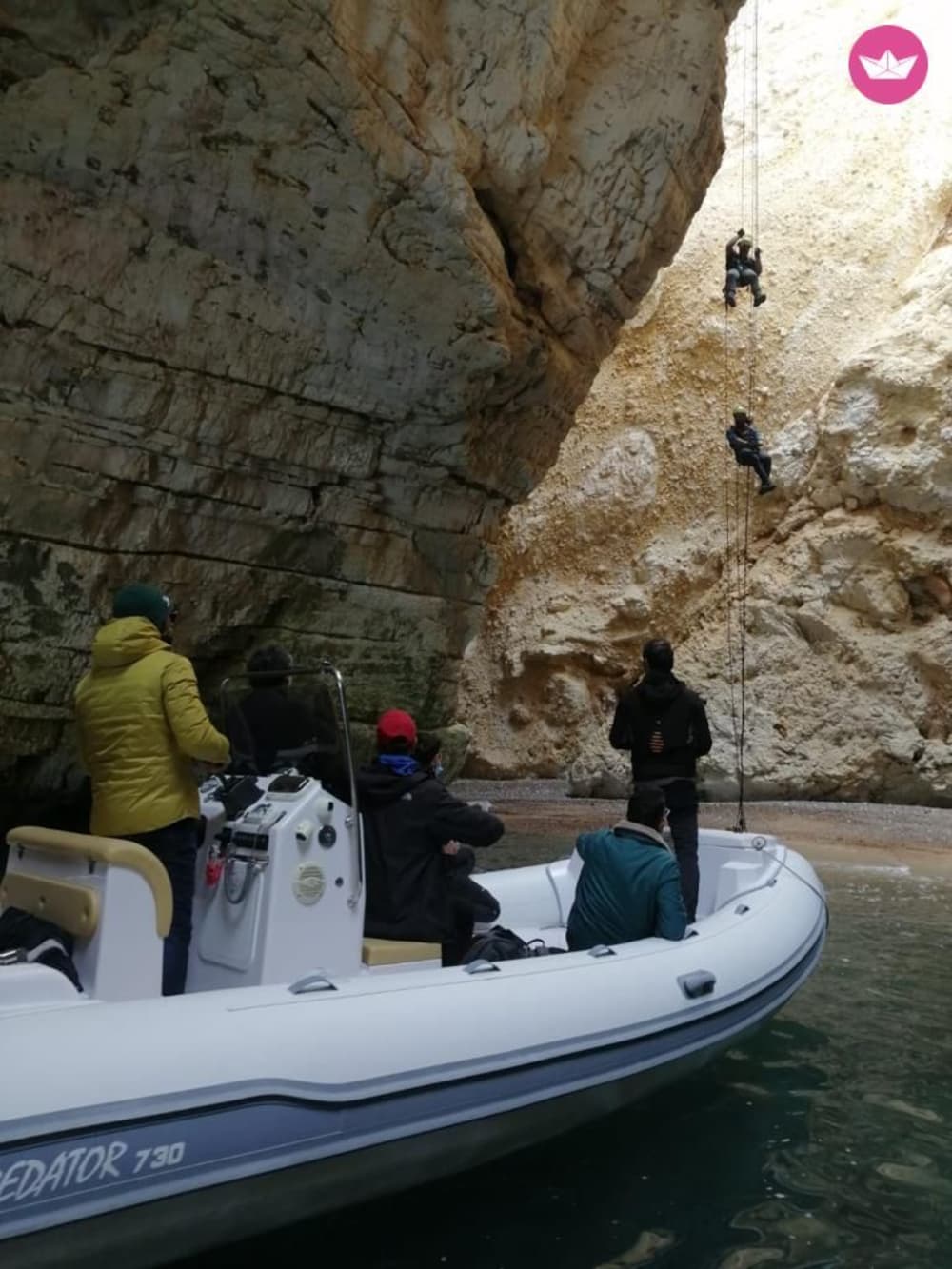 Parmi les baies et les arches naturelles du Gargano