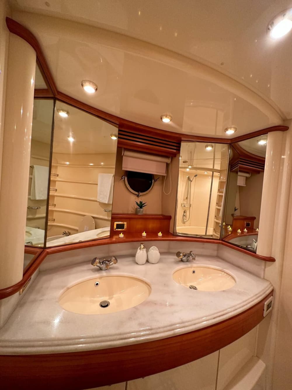 Descubra la mejor experiencia de natación y relajación en yate en Bodrum