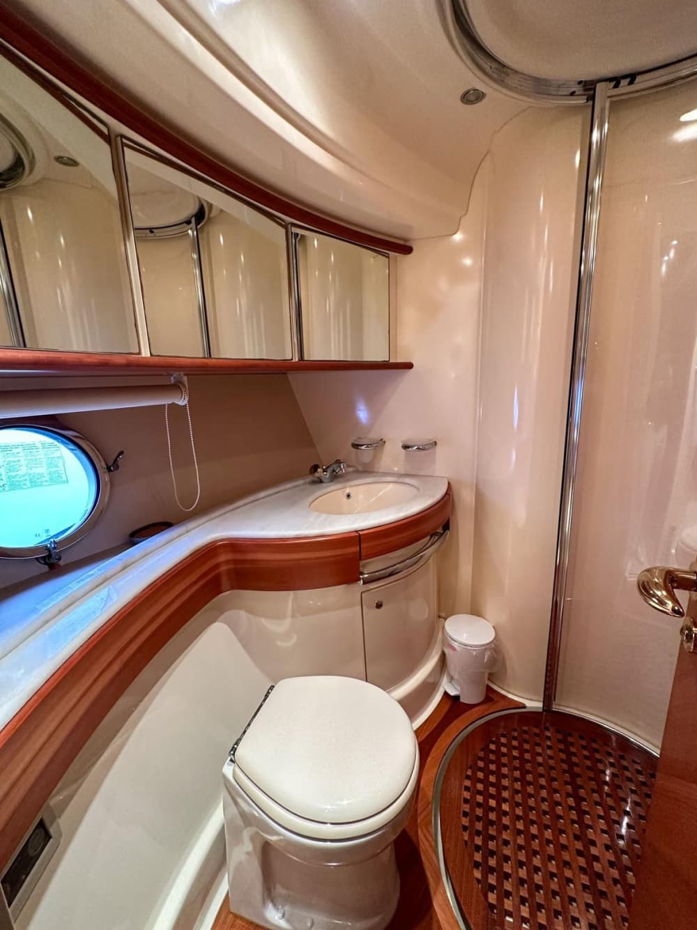 Descubra la mejor experiencia de natación y relajación en yate en Bodrum